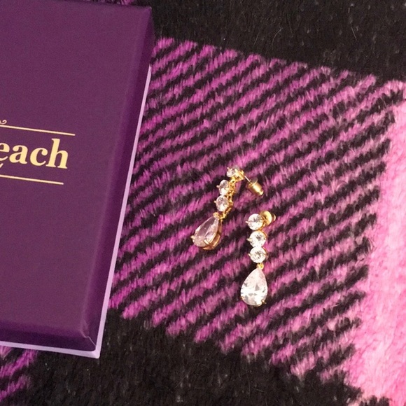 Gold plated CZ earrings - Picture 1 of 3